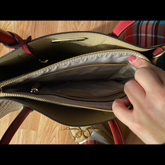 Michael Kors Handbag - Picture 7 of 8